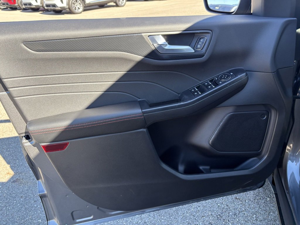 New 2026 Ford Escape ST-Line w/ Tech Pack #1 image 36