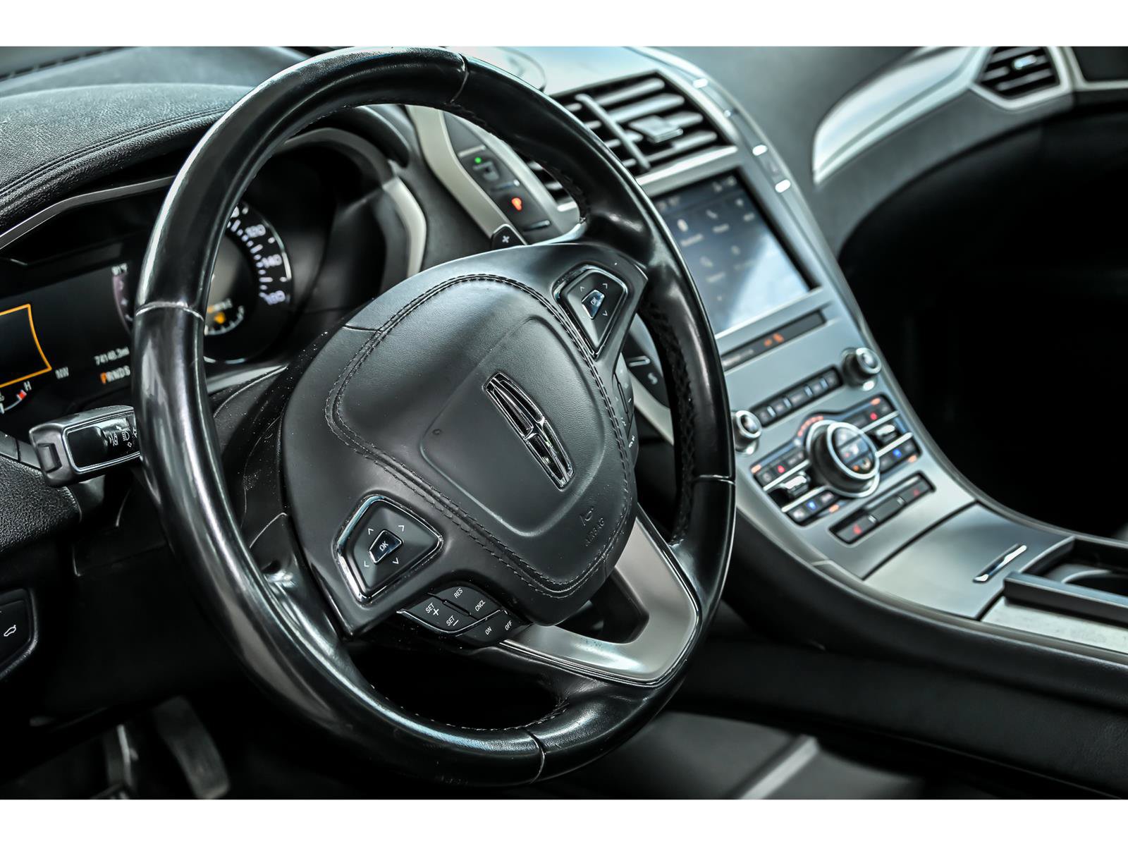 Used 2019 Lincoln MKZ Premiere FWD image 14