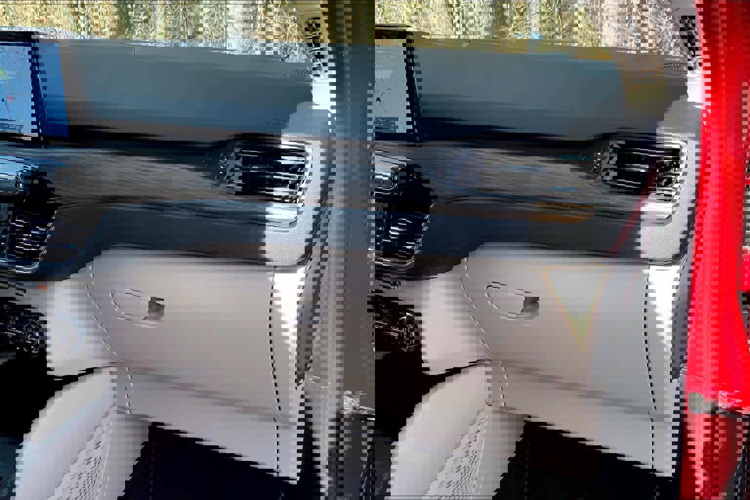 Used 2020 Ford Escape Titanium image 19