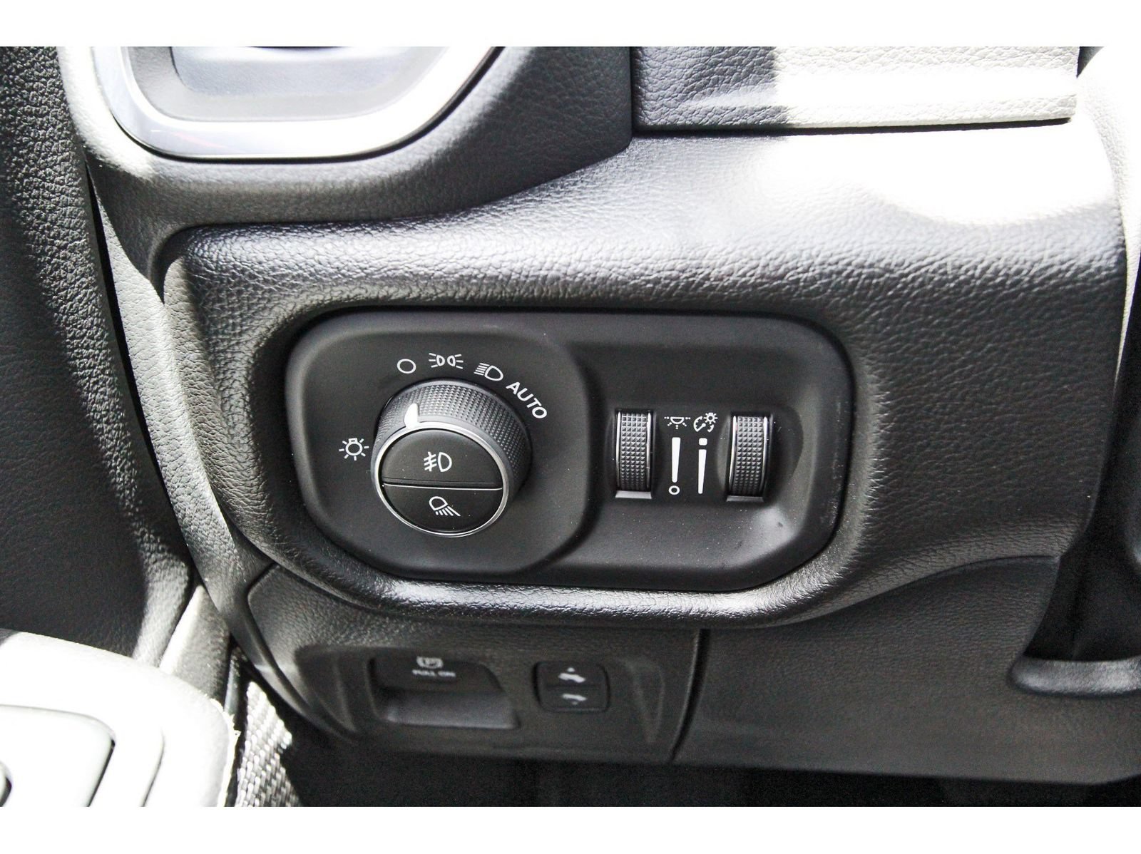 Used 2026 RAM 1500 Laramie w/ Sport Appearance Package RWD image 19