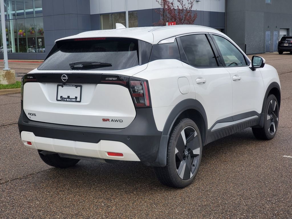 Used 2025 Nissan Kicks SR AWD/4WD image 4