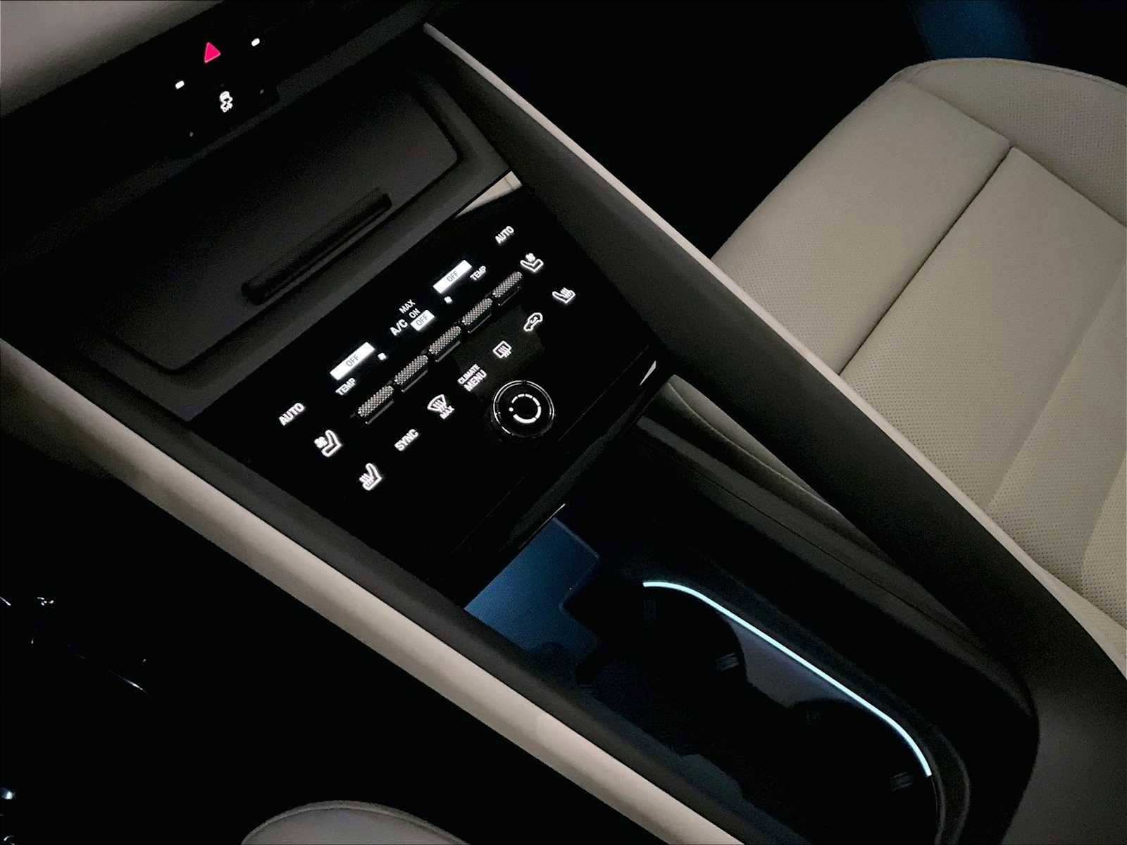 New 2026 Porsche Macan 4 Electric image 18