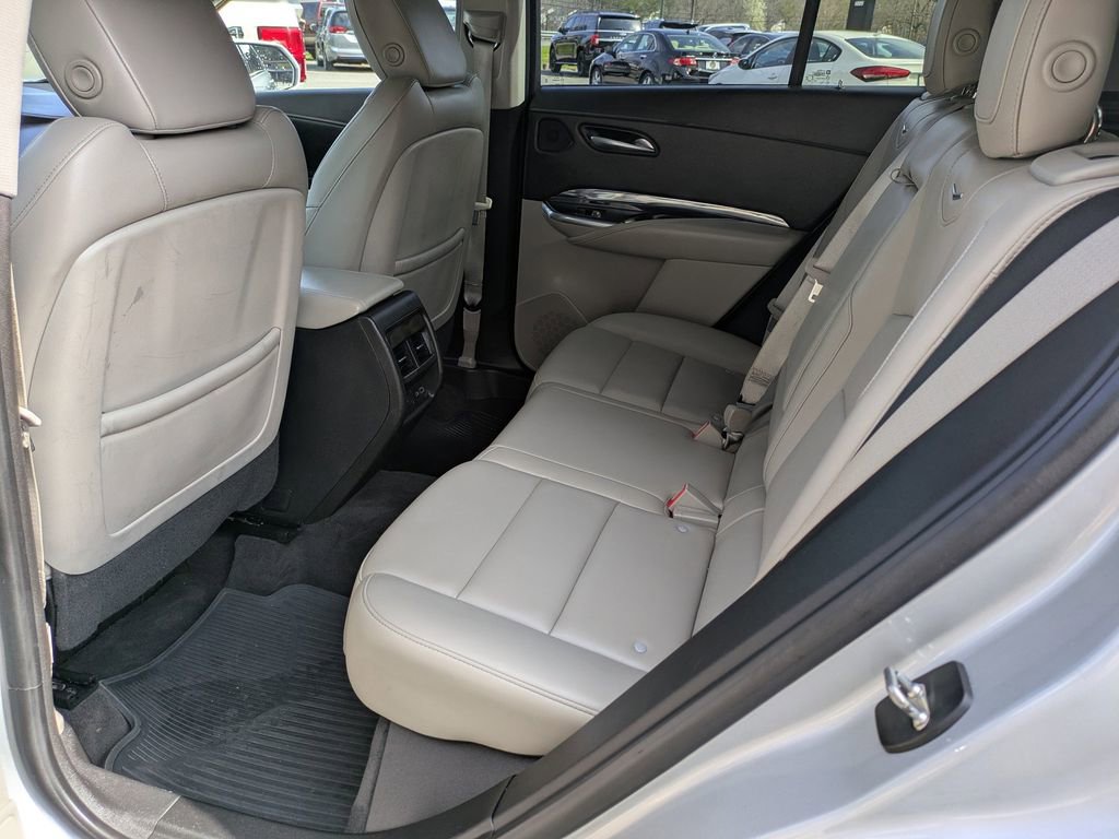 Used 2019 Cadillac XT4 Luxury w/ Cold Weather Package image 13