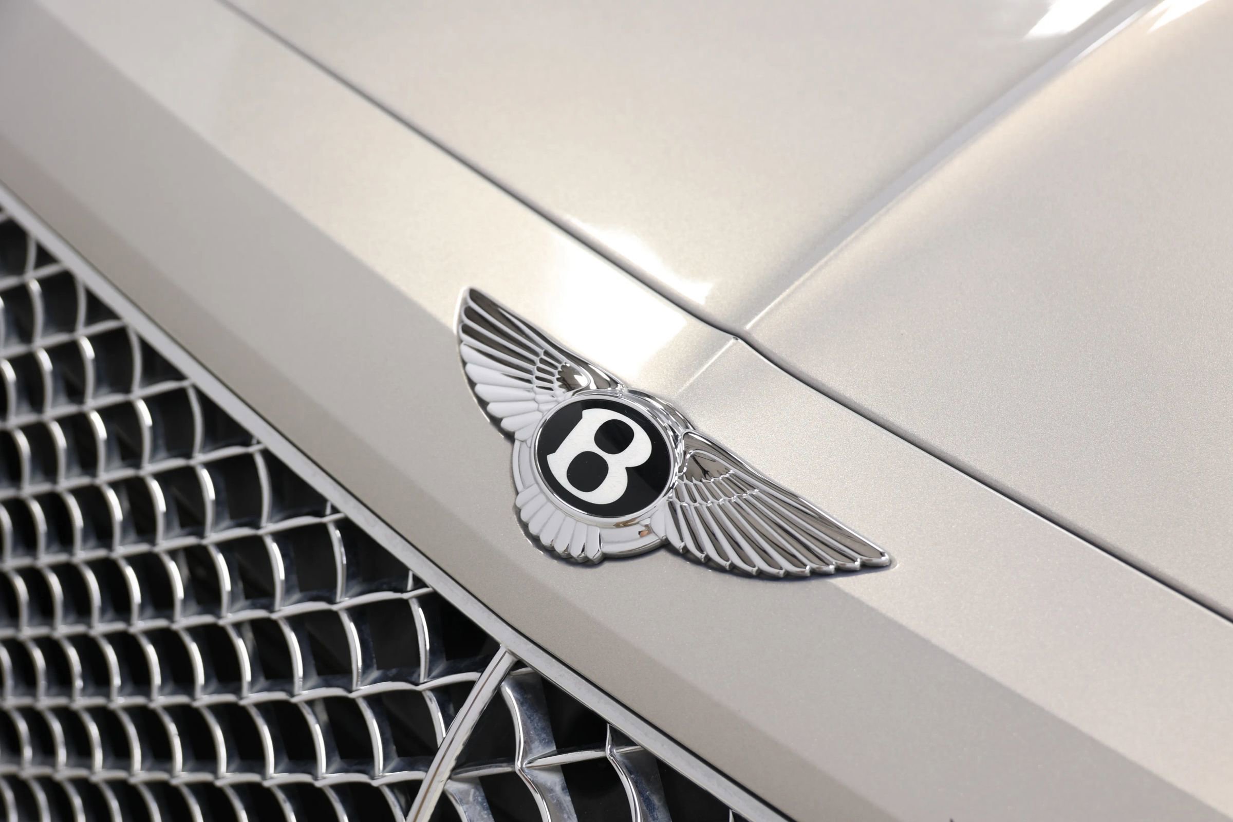 Used 2017 Bentley Bentayga image 7