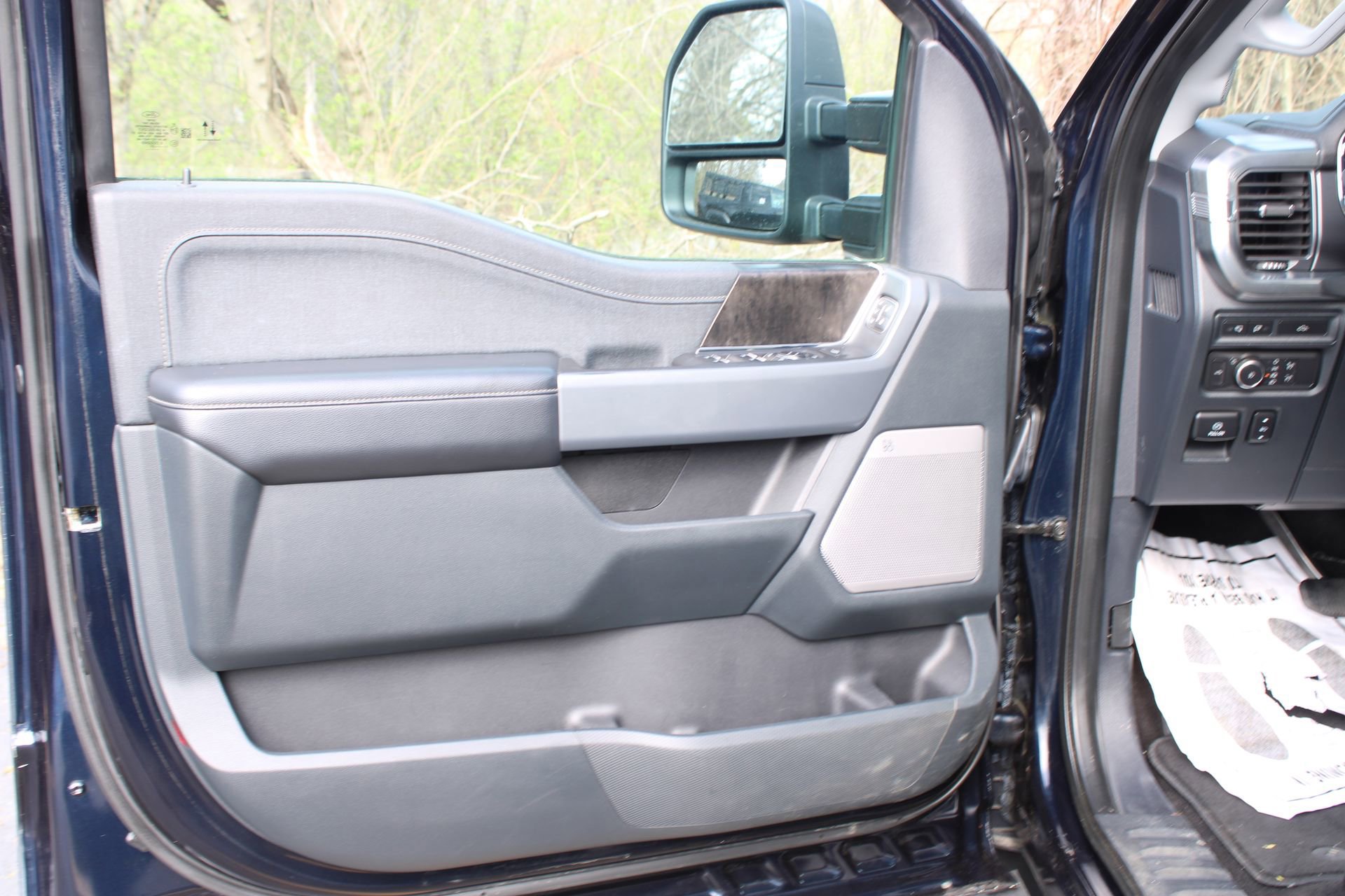 Used 2021 Ford F150 Lariat w/ FX4 Off-Road Package image 11