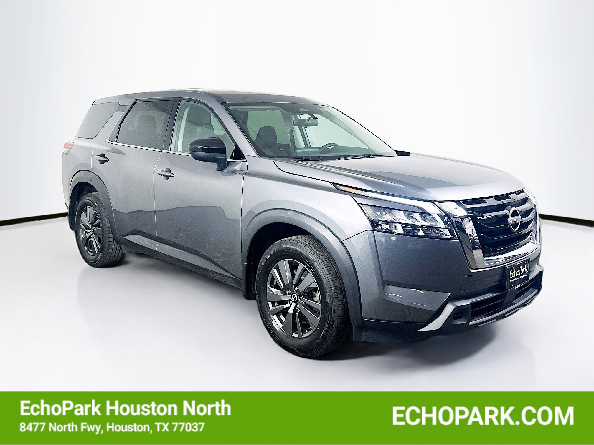 Used 2024 Nissan Pathfinder S AWD/4WD image 1