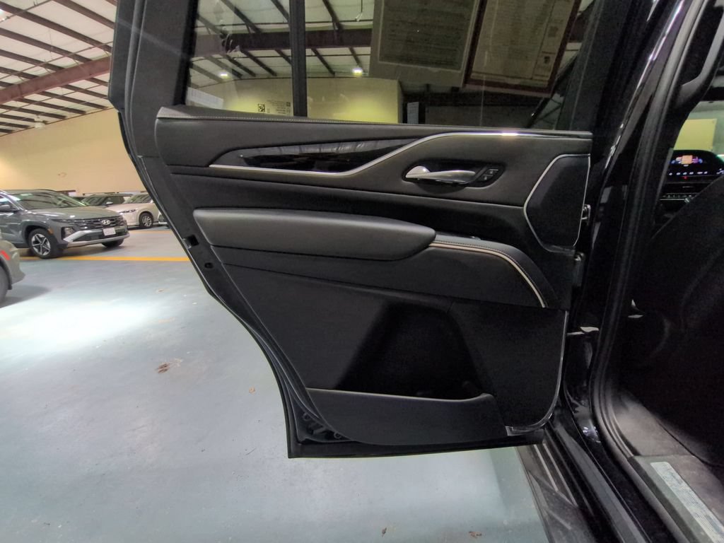 Used 2023 Cadillac Escalade Sport AWD/4WD image 18