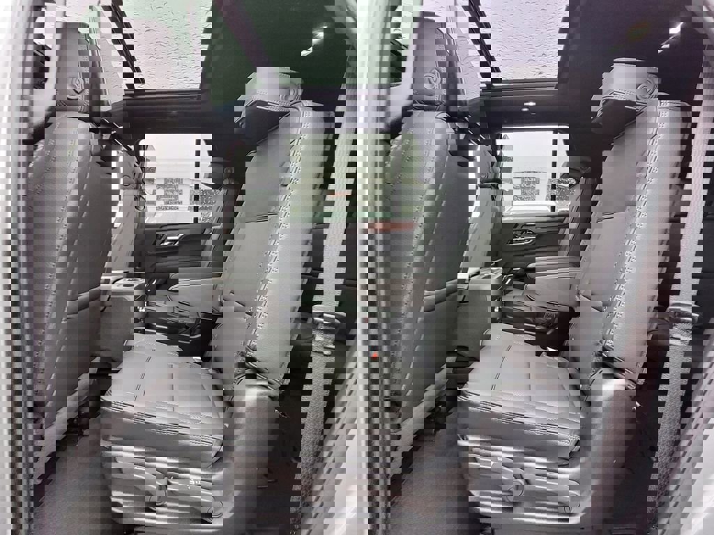 New 2025 GMC Yukon Denali w/ Denali Reserve Package image 6