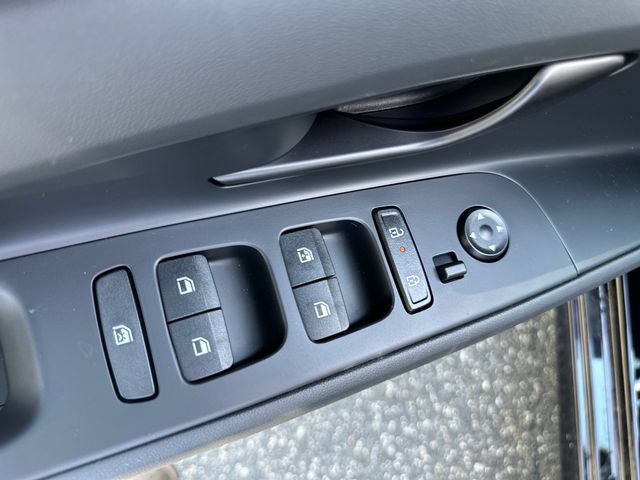 New 2026 Hyundai Elantra SEL Sport FWD image 11