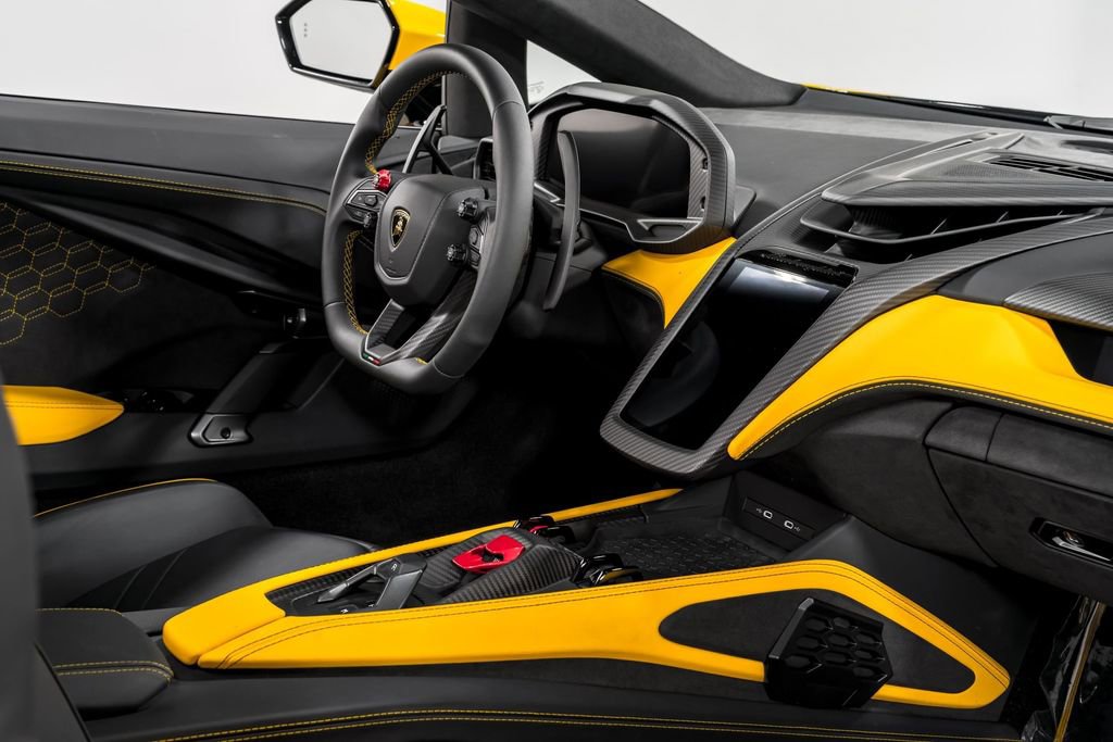 Used 2024 Lamborghini Revuelto image 31