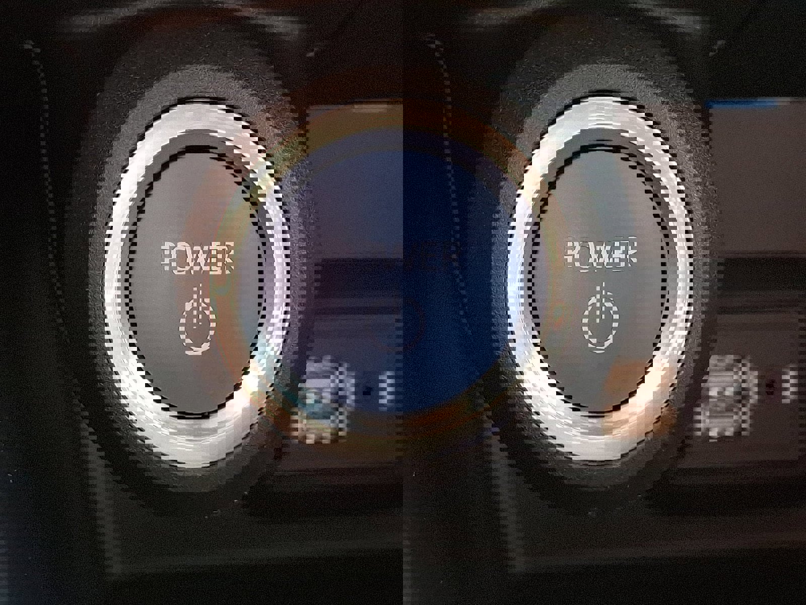 Certified 2021 Toyota Venza LE image 18