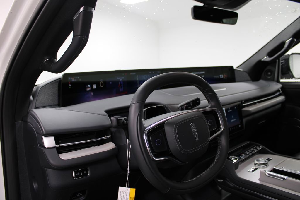 New 2026 Lincoln Navigator Reserve w/ Jet Appearance Package image 23