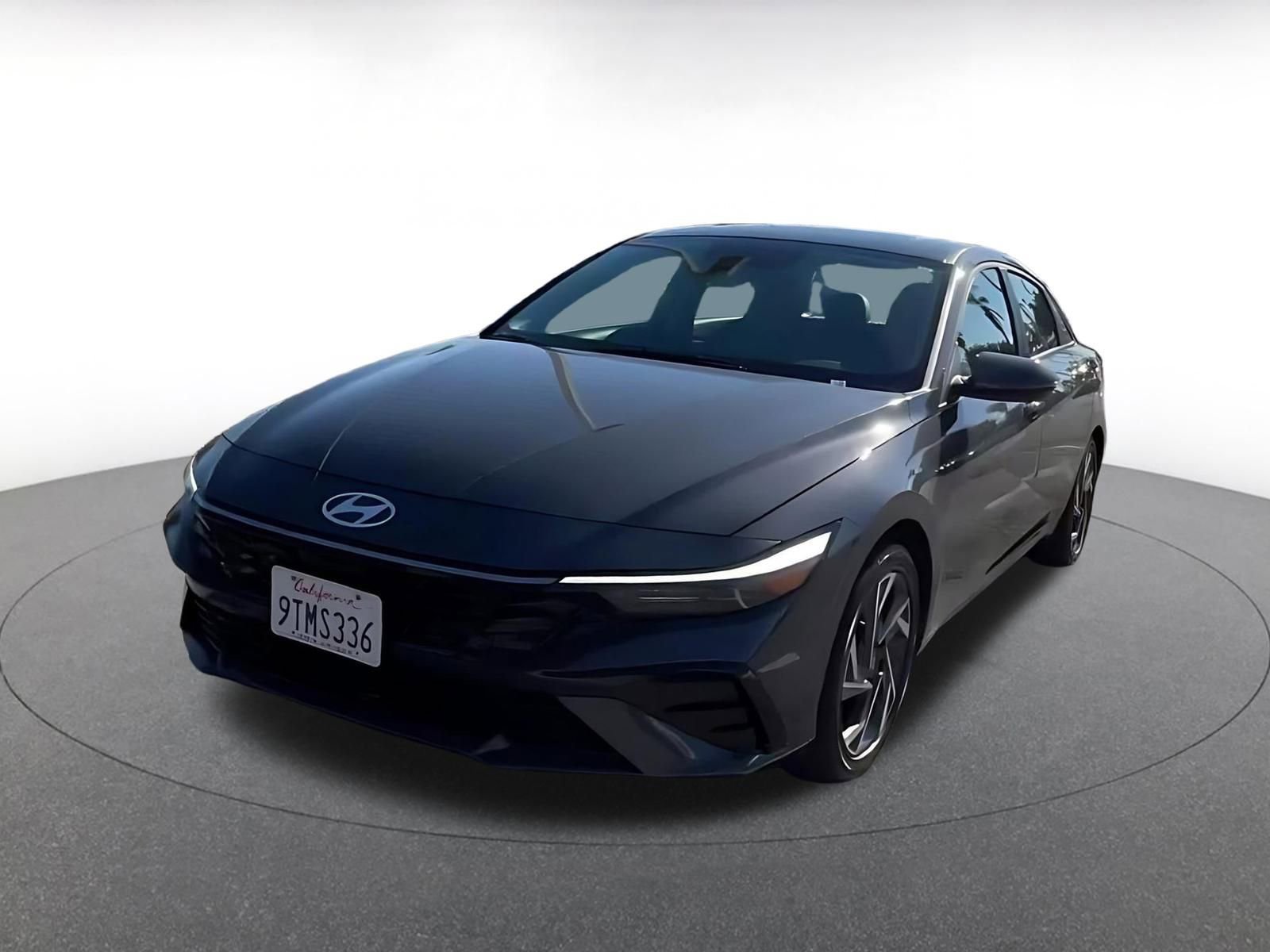 Used 2025 Hyundai Elantra Limited image 7