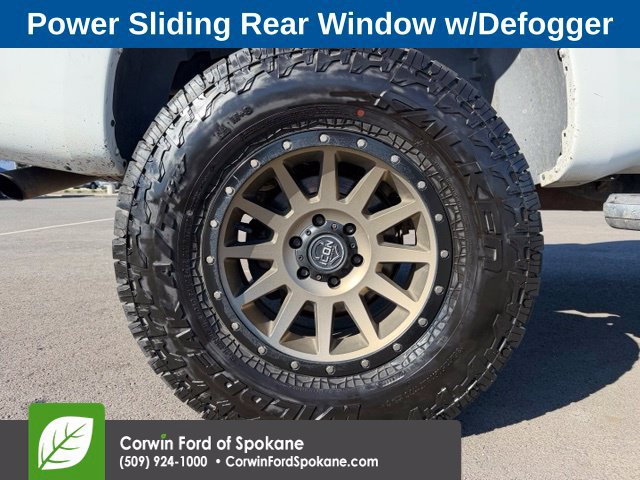Used 2017 Nissan Titan SV AWD/4WD image 9