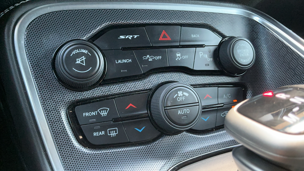 Used 2015 Dodge Challenger SRT w/ Technology Group RWD image 12