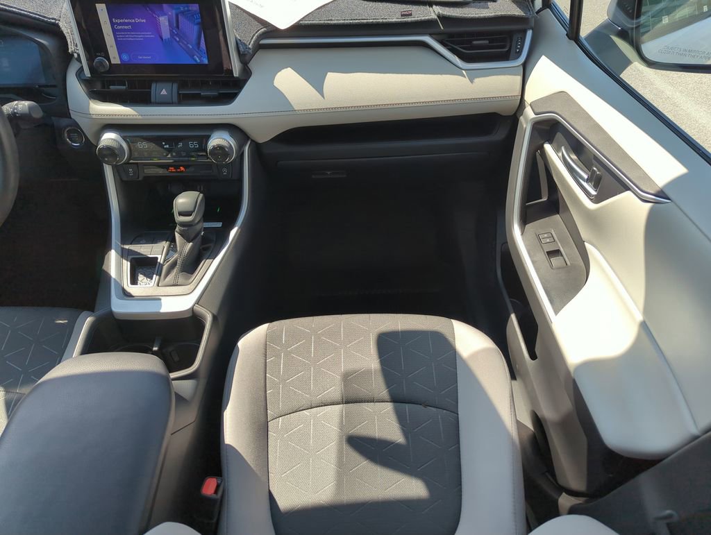 Used 2024 Toyota RAV4 XLE w/ Convenience Package FWD image 16
