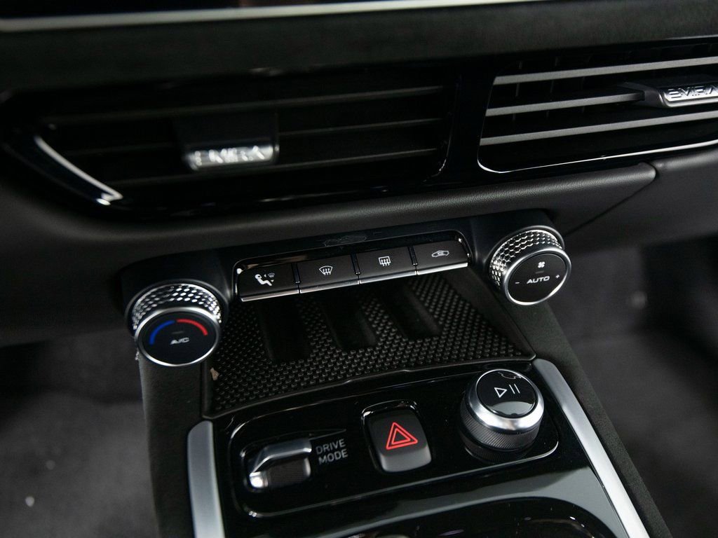 Used 2025 Lotus Emira image 22