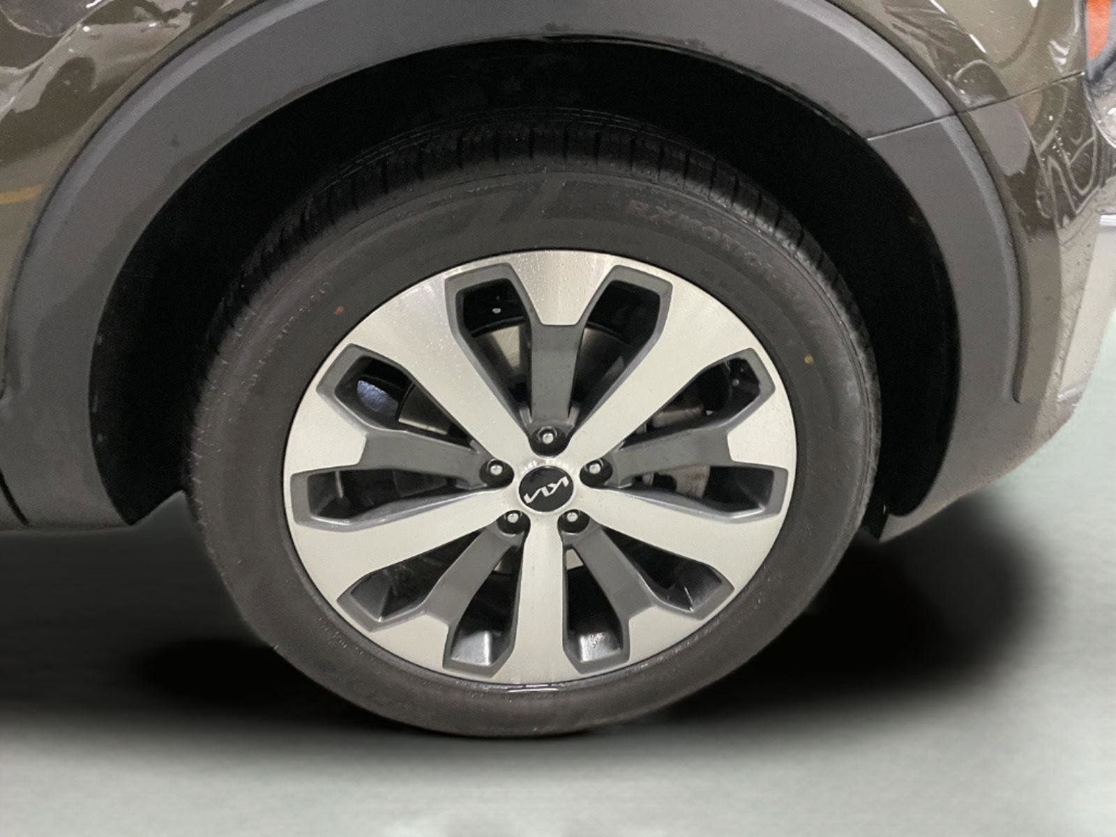 Used 2022 Kia Telluride S image 10