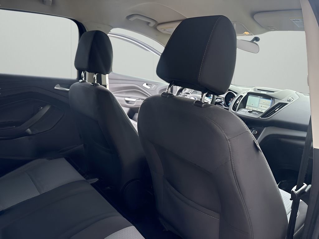 Used 2017 Ford Escape SE w/ Equipment Group 201A image 18