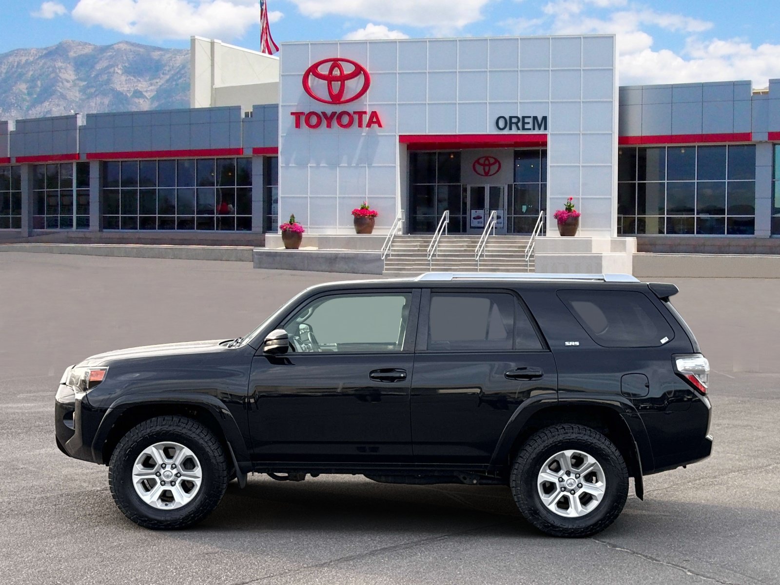 Used 2018 Toyota 4Runner SR5 AWD/4WD image 6