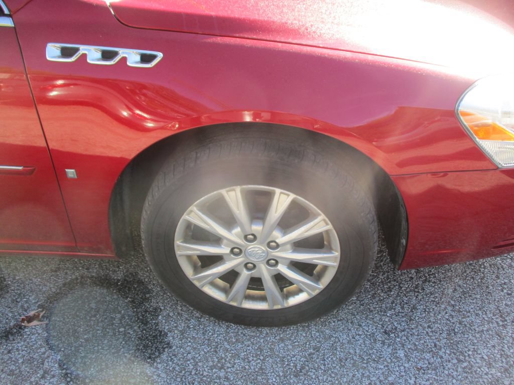 Used 2009 Buick Lucerne CXL w/ Driver Confidence Package FWD image 3