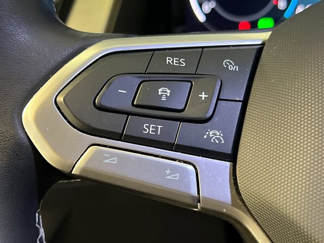 Certified 2024 Volkswagen Atlas Cross Sport SE FWD image 20