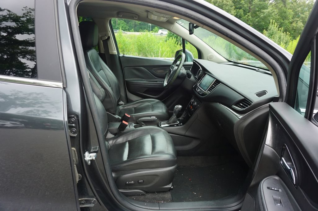 Used 2017 Buick Encore Essence FWD image 14