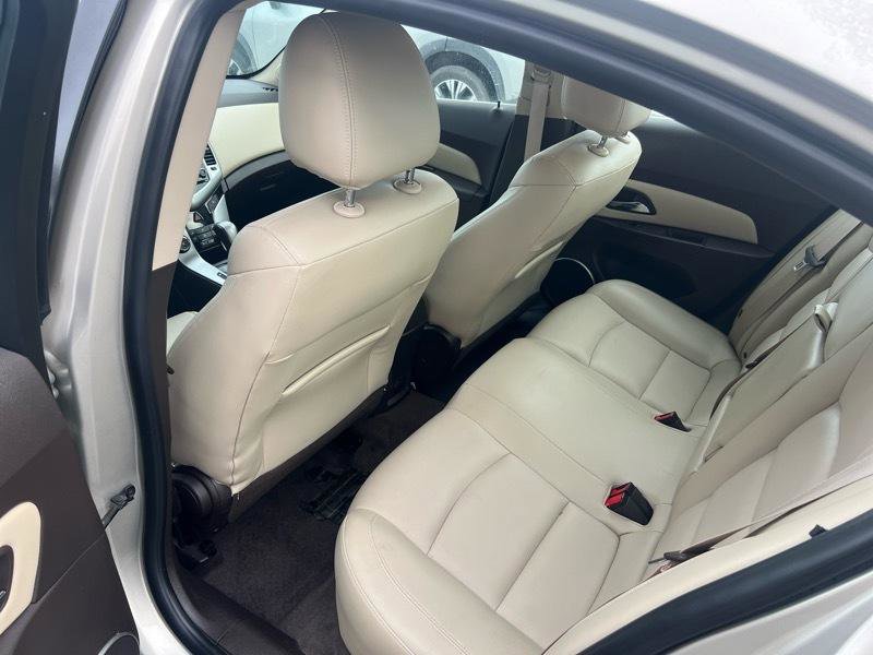 Used 2016 Chevrolet Cruze LT image 9