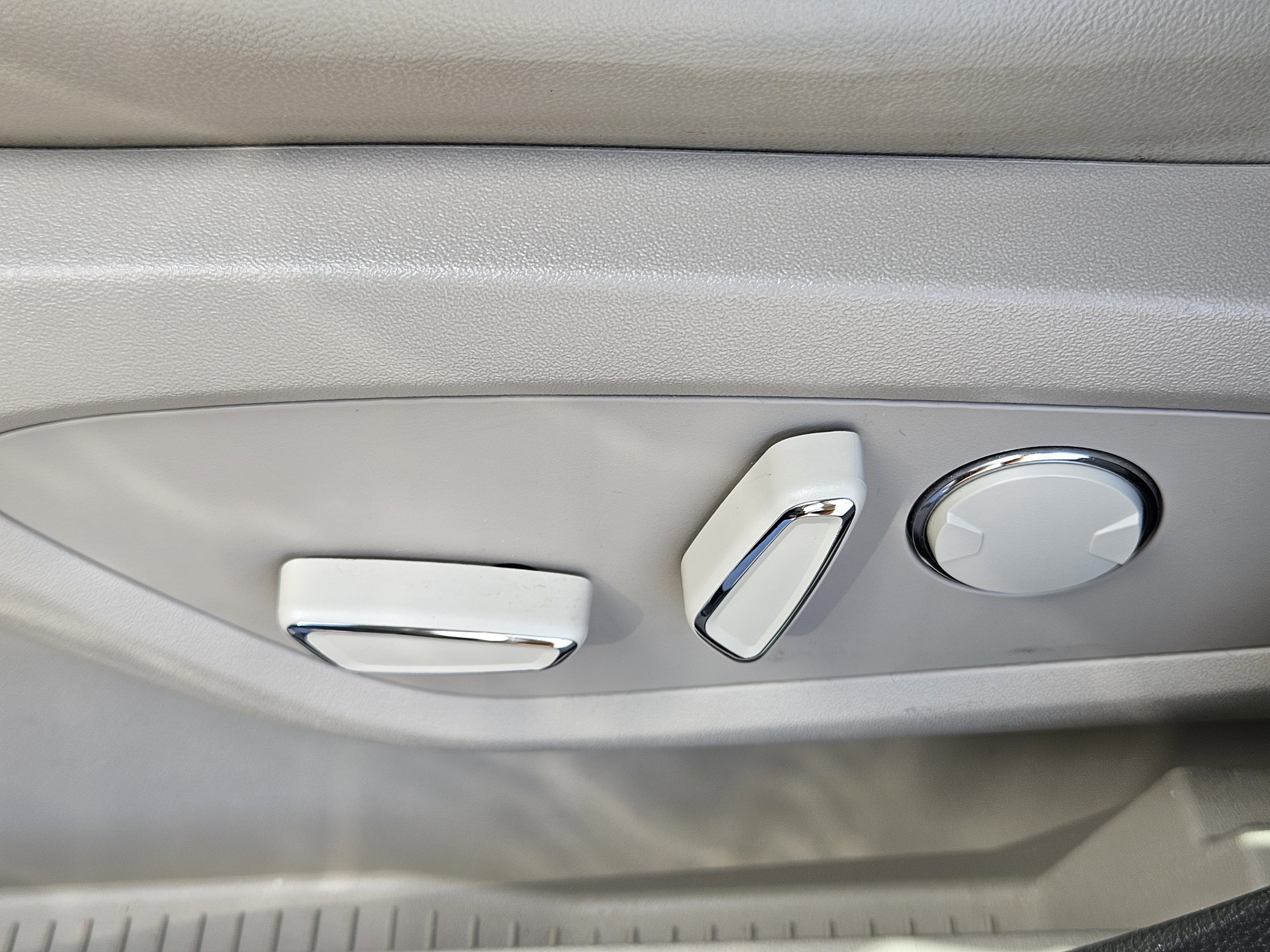 Used 2022 Lincoln Nautilus Reserve image 22