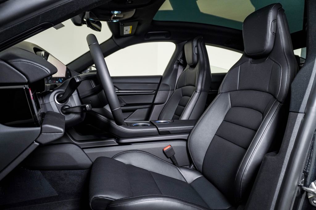New 2026 Porsche Taycan image 5