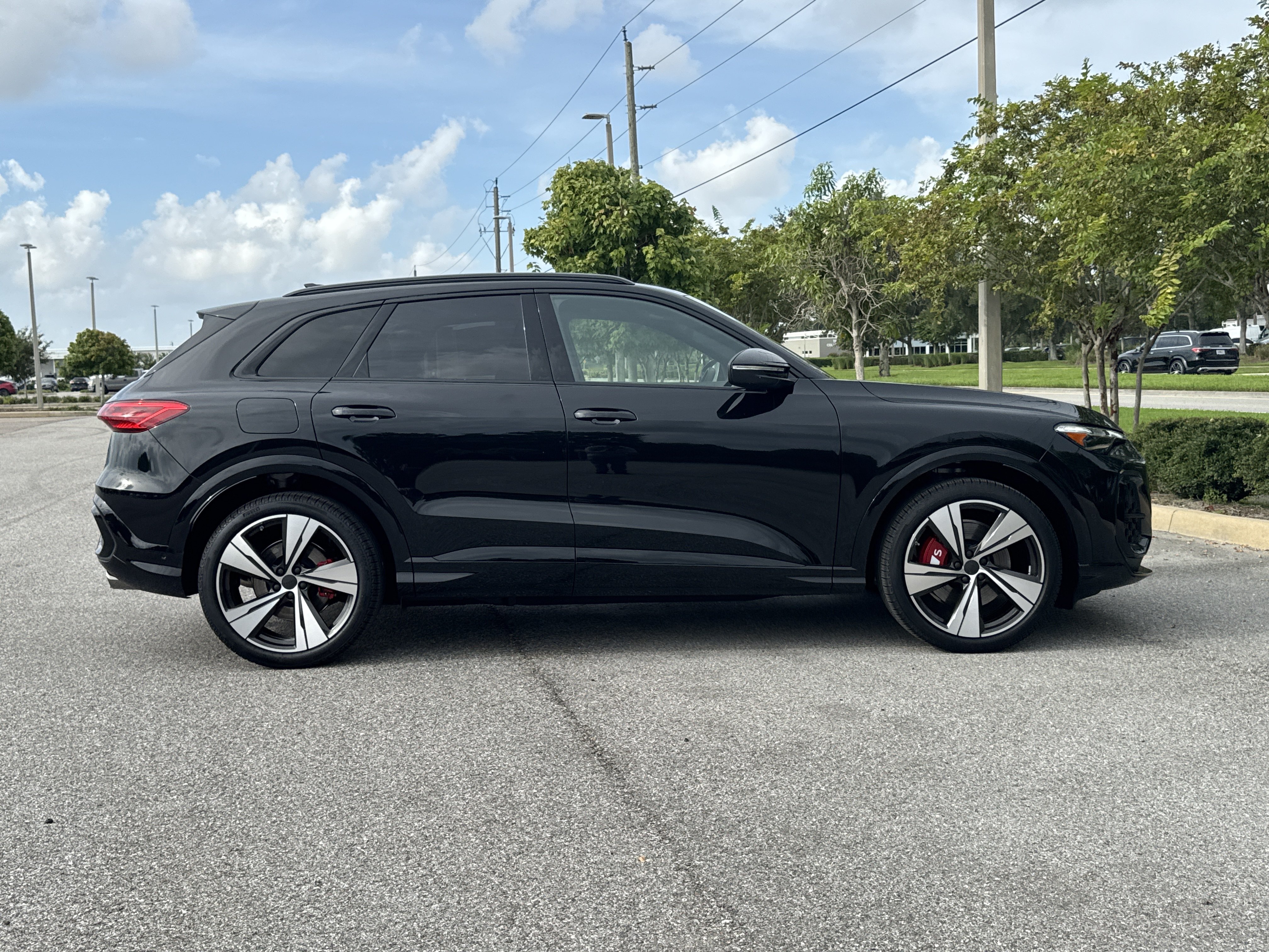 New 2026 Audi SQ5 Premium Plus AWD/4WD image 3