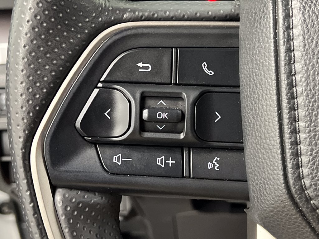 Used 2025 Toyota 4Runner SR5 AWD/4WD image 47
