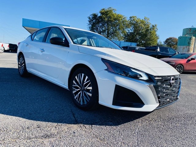 Used 2025 Nissan Altima 2.5 SV image 7