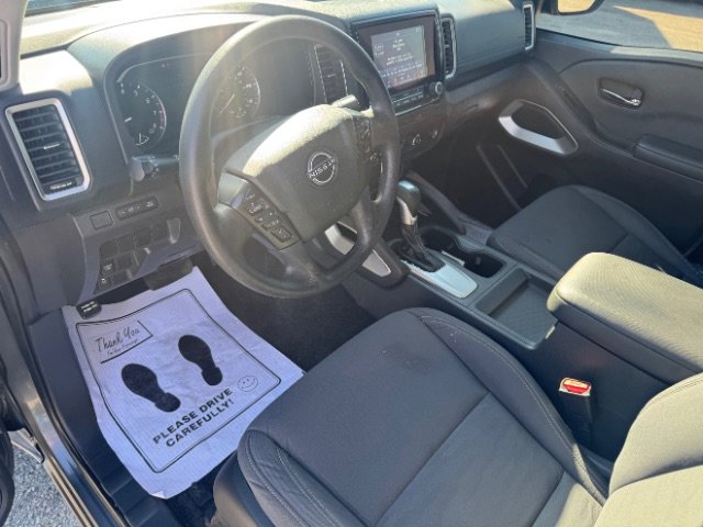 Used 2023 Nissan Frontier SV RWD image 9