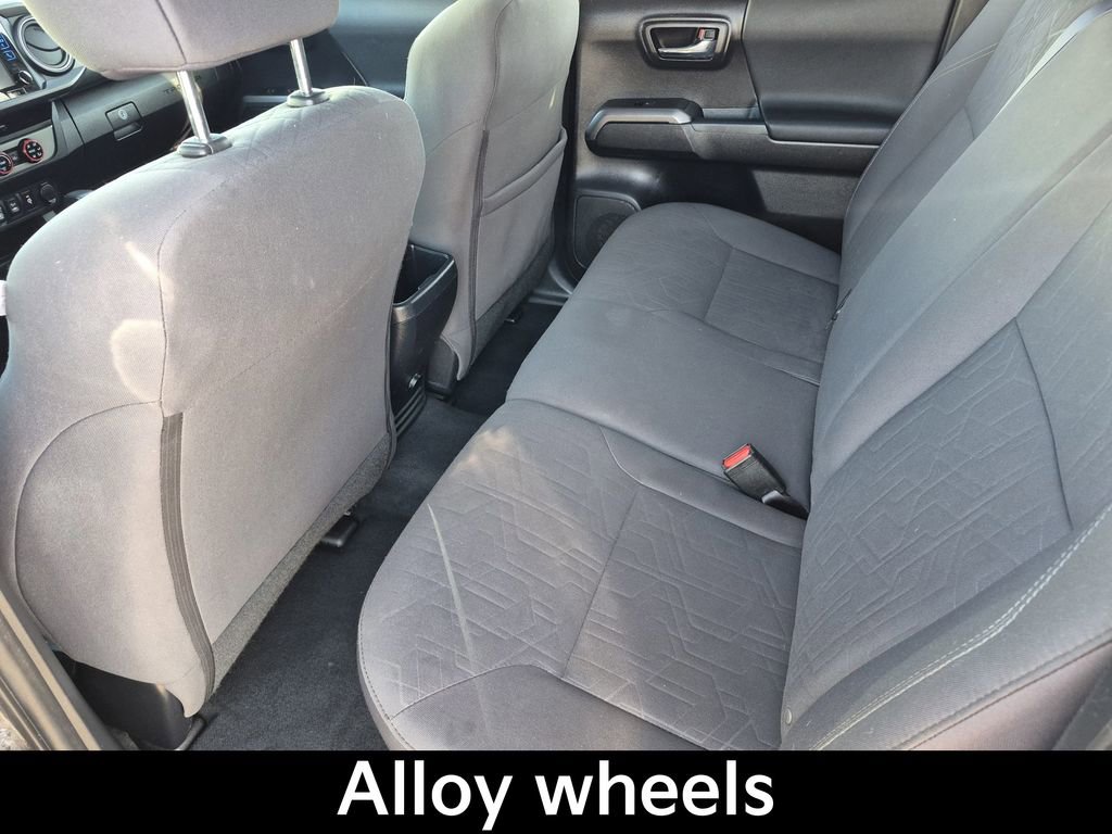 Used 2018 Toyota Tacoma TRD Sport w/ Technology Package image 13