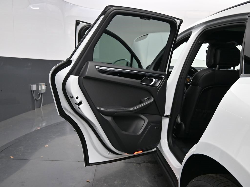 New 2025 Porsche Macan S image 24