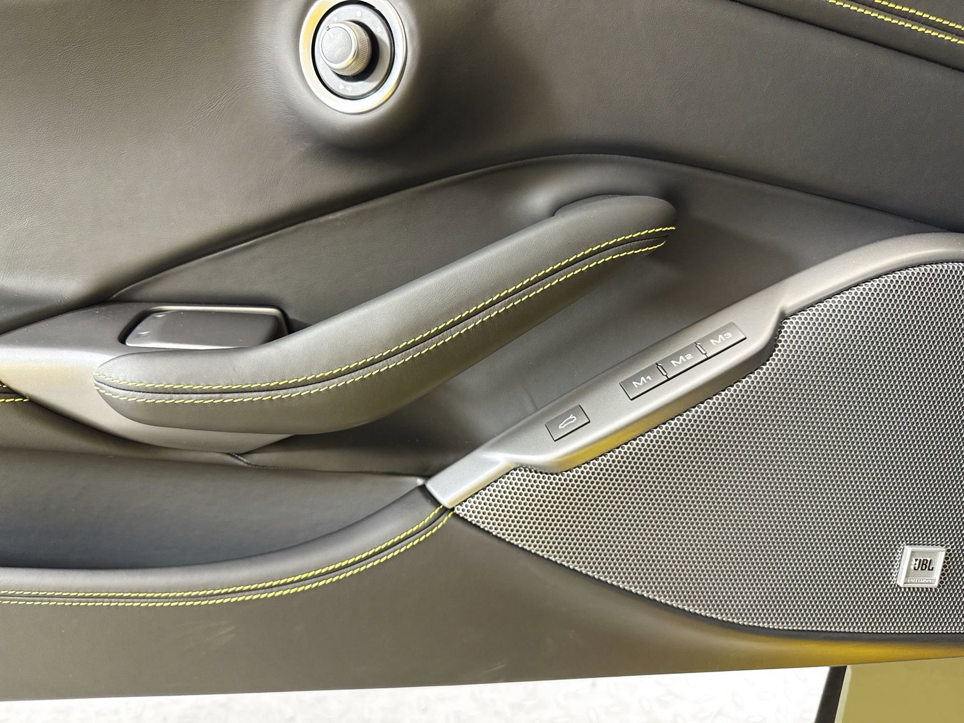 Certified 2022 Ferrari Portofino M image 16