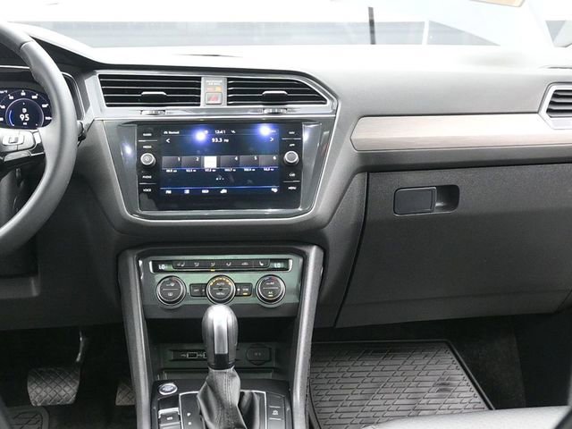 Used 2020 Volkswagen Tiguan SEL w/ 3rd Row Seat Package image 29