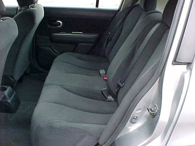 Used 2011 Nissan Versa 1.8 S w/ Plus Pkg image 11