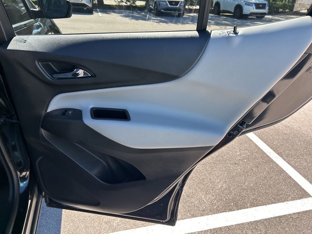 Used 2022 Chevrolet Equinox LS w/ LS Convenience Package image 39