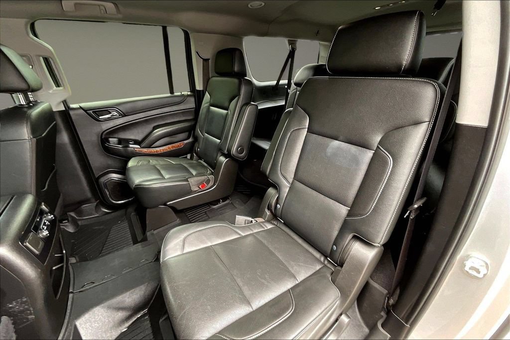 Used 2020 Chevrolet Suburban Premier AWD/4WD image 25