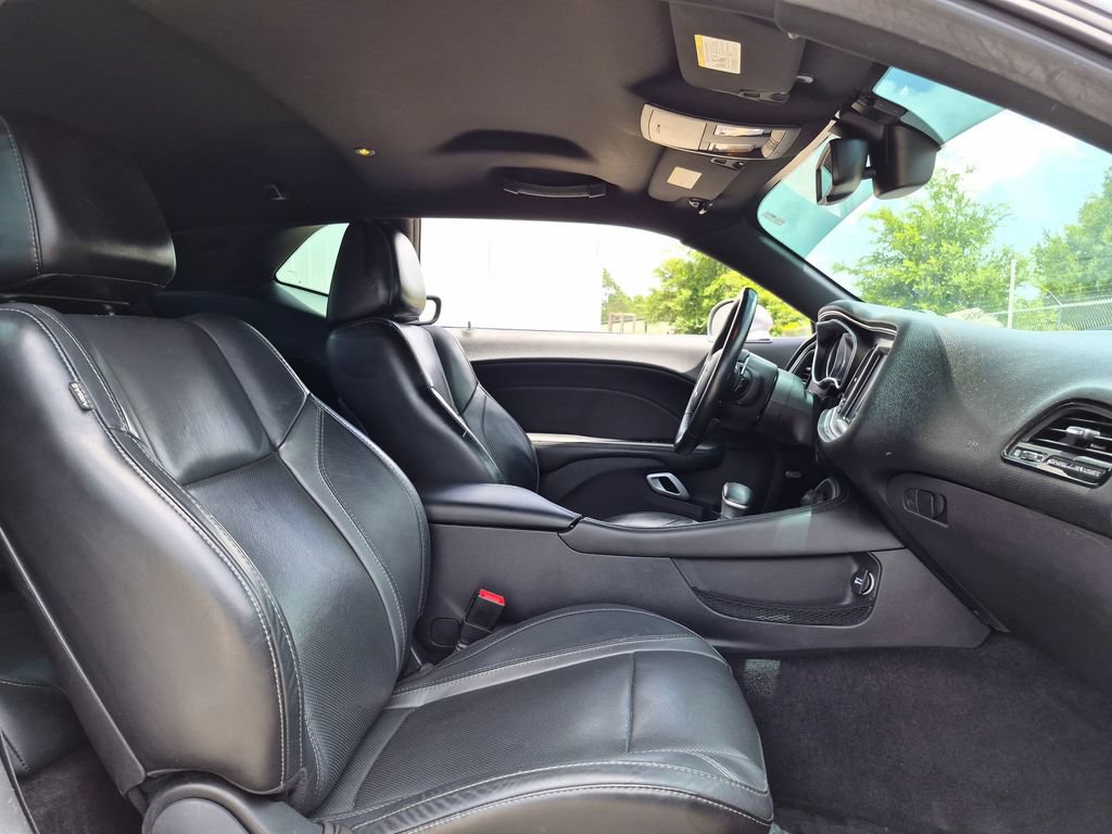 Used 2016 Dodge Challenger R/T Plus RWD image 27