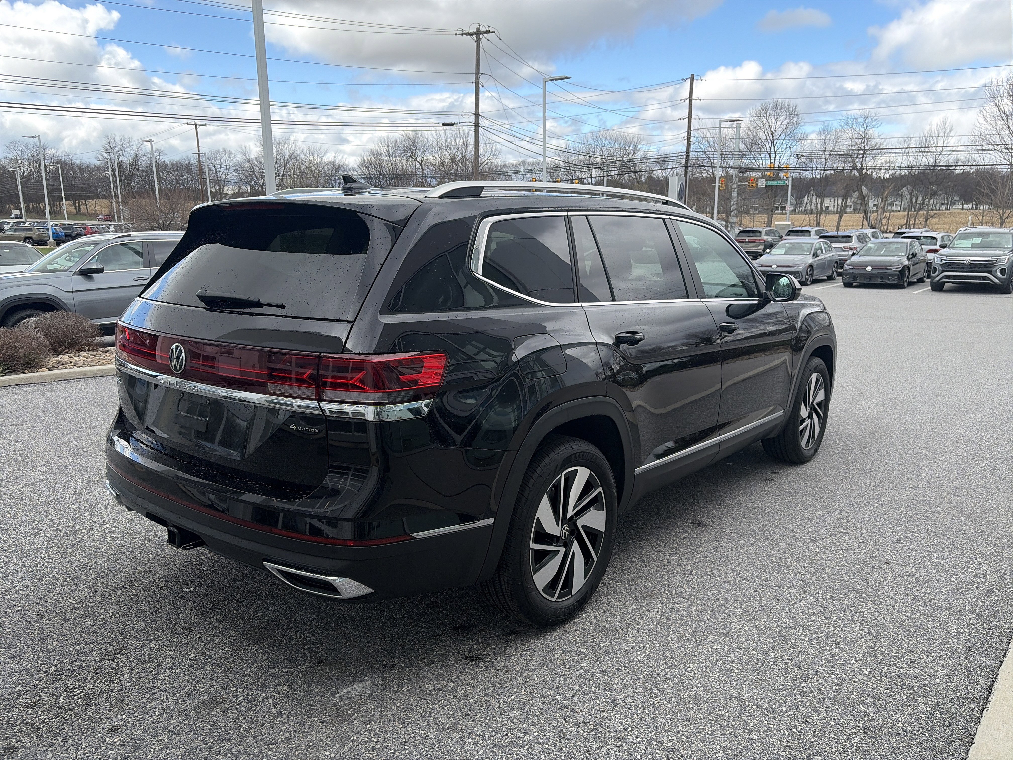 Used 2024 Volkswagen Atlas SEL image 4
