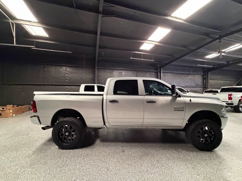 Used 2018 RAM 2500 Tradesman w/ Chrome Appearance Group AWD/4WD image 4
