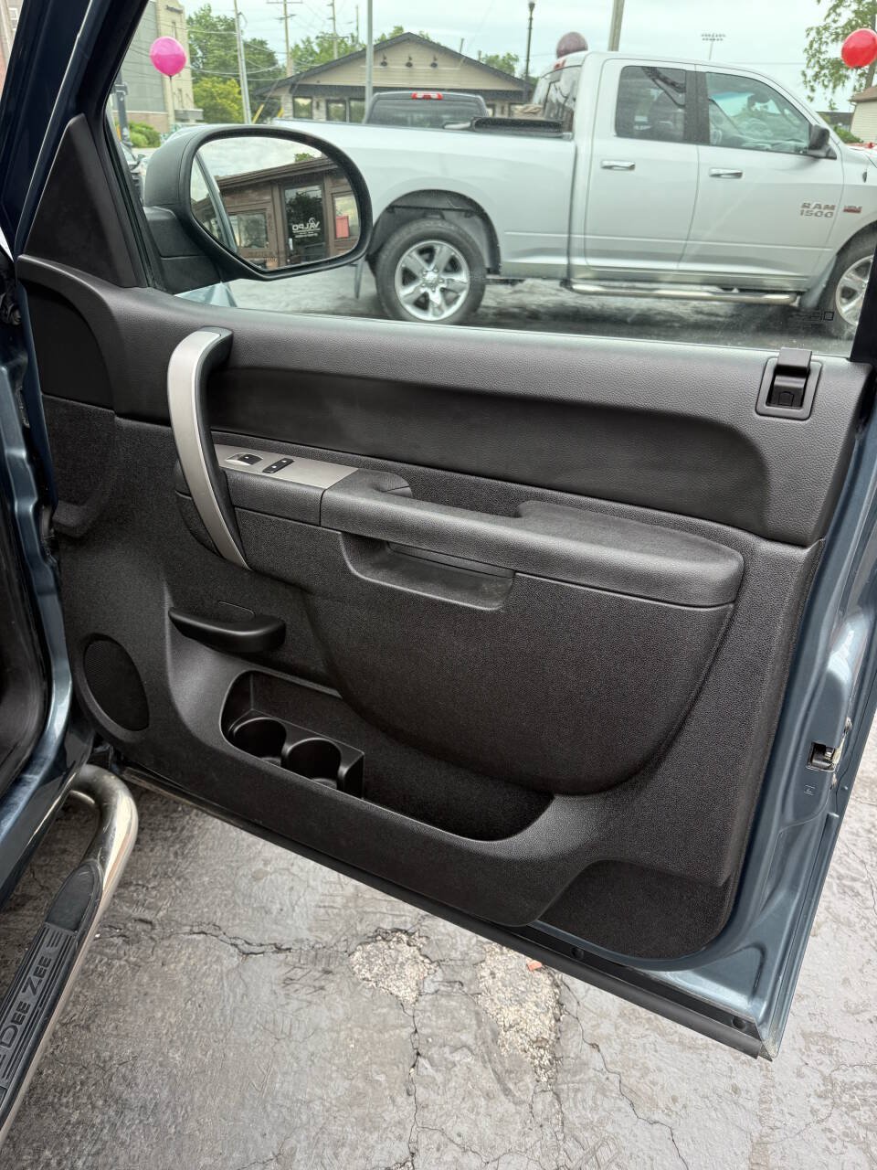 Used 2011 GMC Sierra 1500 SLE w/ Power Tech Package AWD/4WD image 8