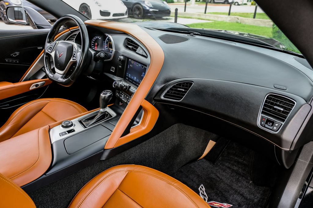 Used 2018 Chevrolet Corvette Stingray Convertible Z51 2LT RWD image 17
