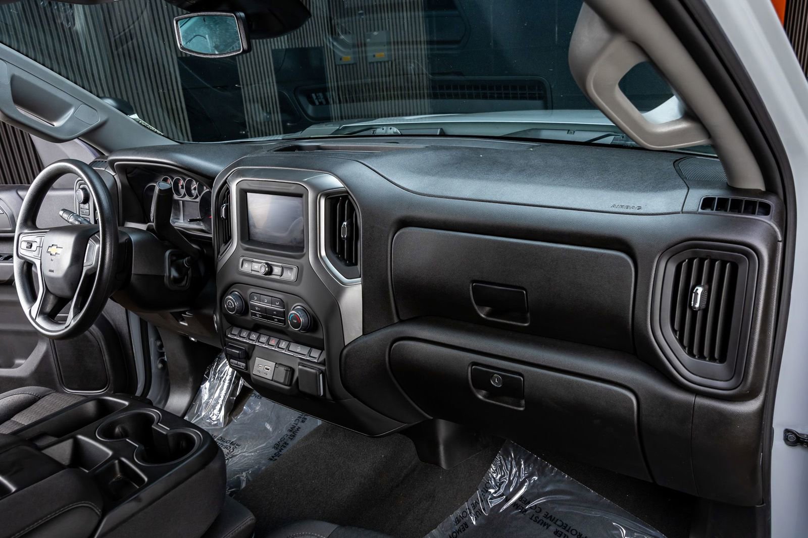 Used 2025 Chevrolet Silverado 2500 Custom w/ Custom Value Package image 18