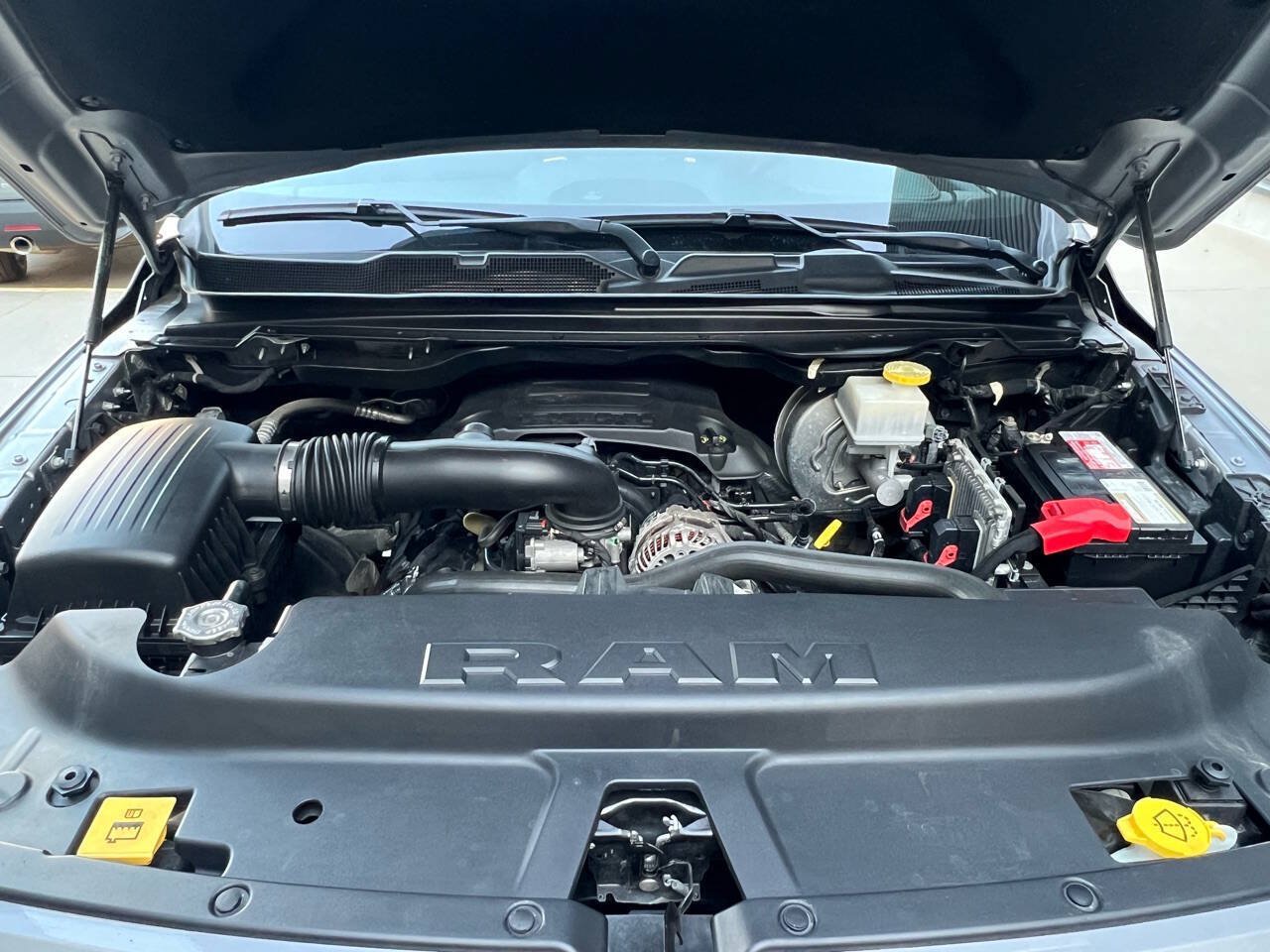 Used 2020 RAM 1500 Laramie w/ Sport Appearance Package AWD/4WD image 34