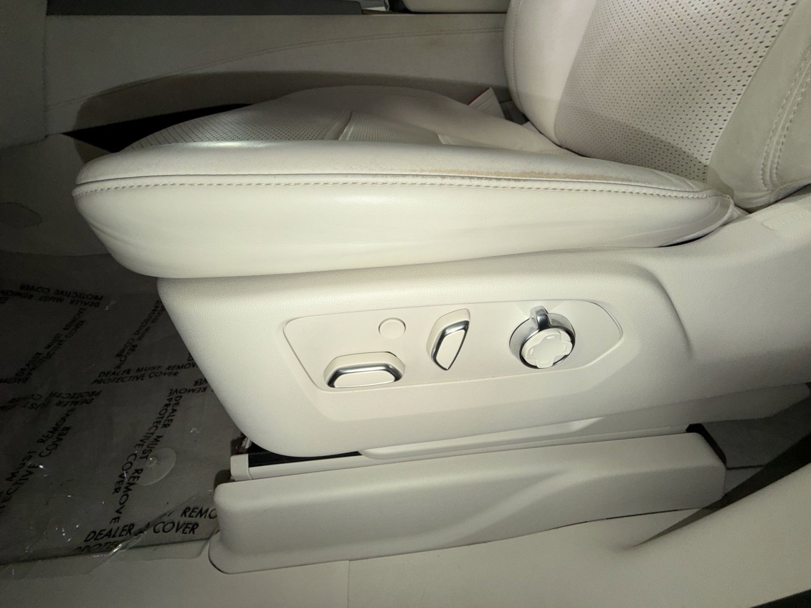 Used 2021 Cadillac Escalade Premium Luxury Platinum w/ Heavy-Duty Trailer Package image 14