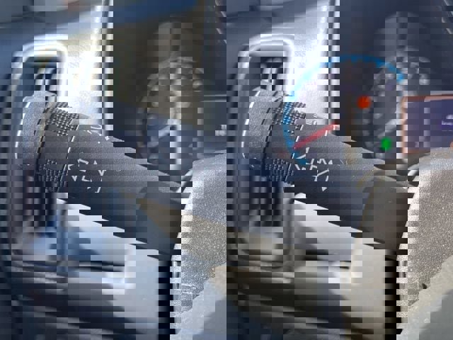 Used 2020 GMC Canyon SLE w/ Driver Alert Package image 22